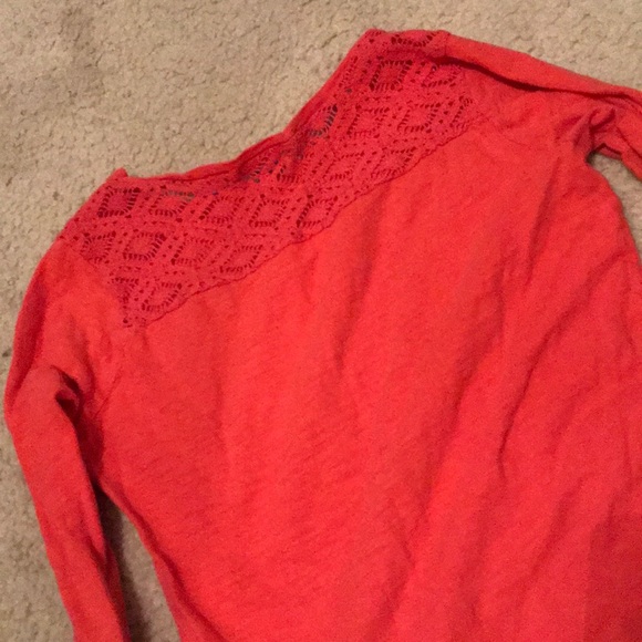 Red/orange shirt - Picture 2 of 2